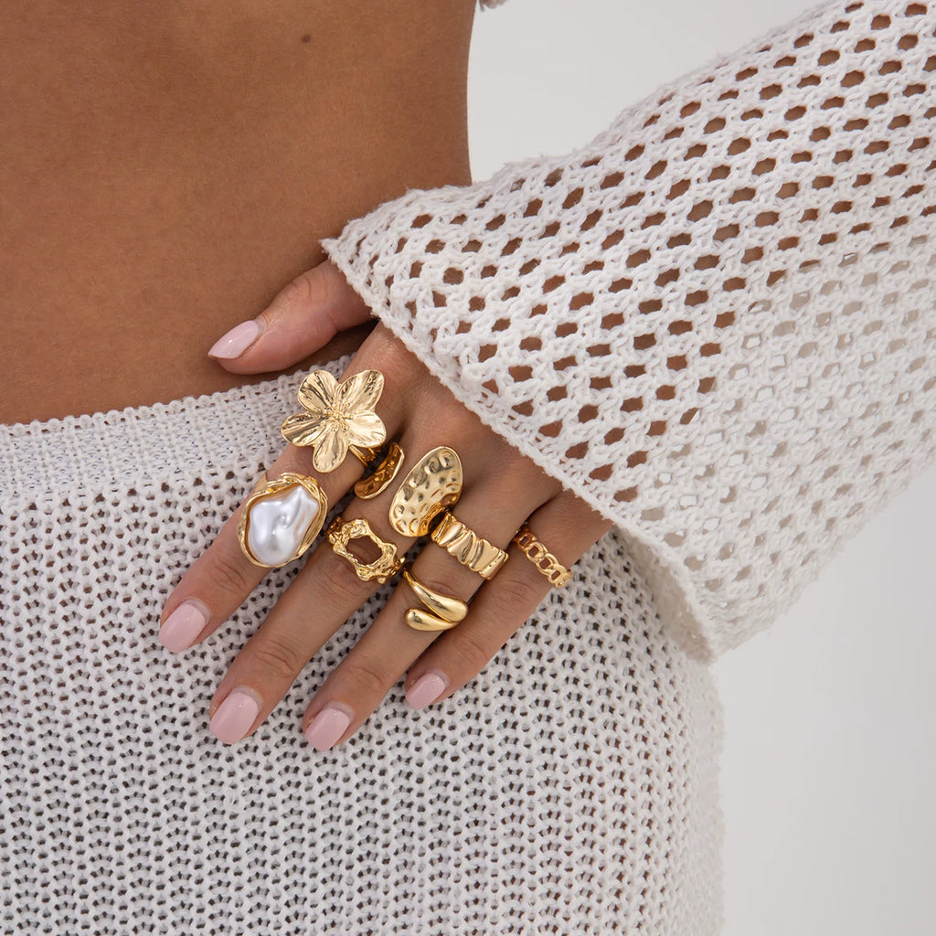 7-Piece Flower Irregular Hollow Ring Set, Summer Trendy And Personalized Niche Internet Celebrity Photo And Photo Accessories