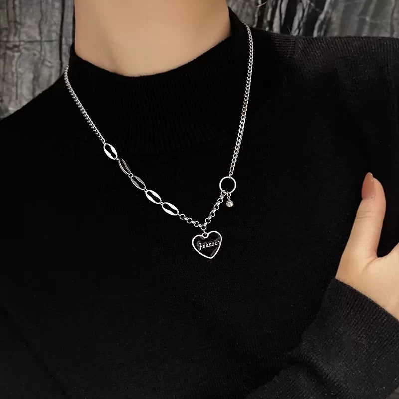 British Style Black Heart Sweater Chain Necklace for Women – Long Clavicle Fashion Necklace