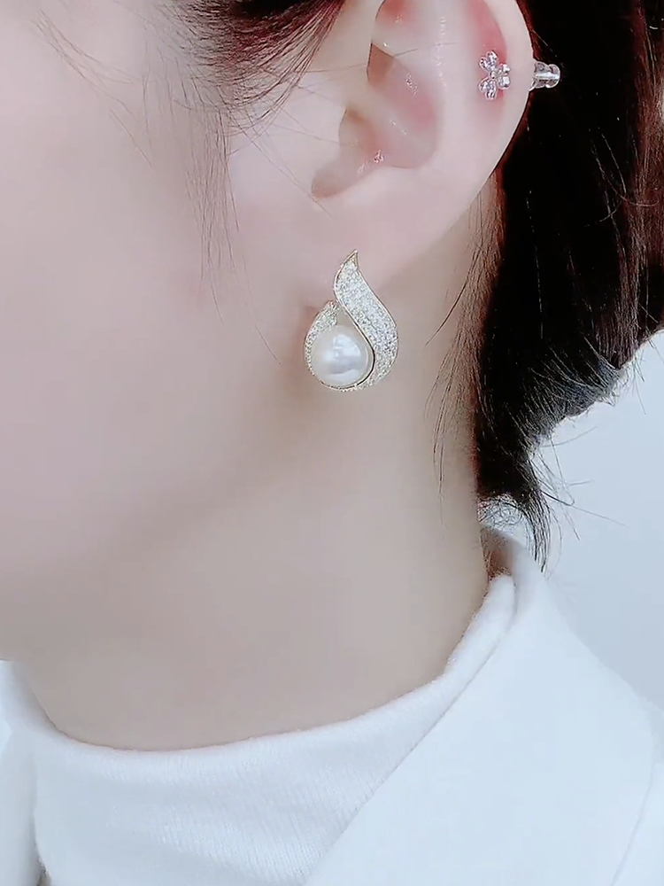 Pearl Shell Bead Teardrop Earrings for Women – Silver Needle Drop Fashion Earrings