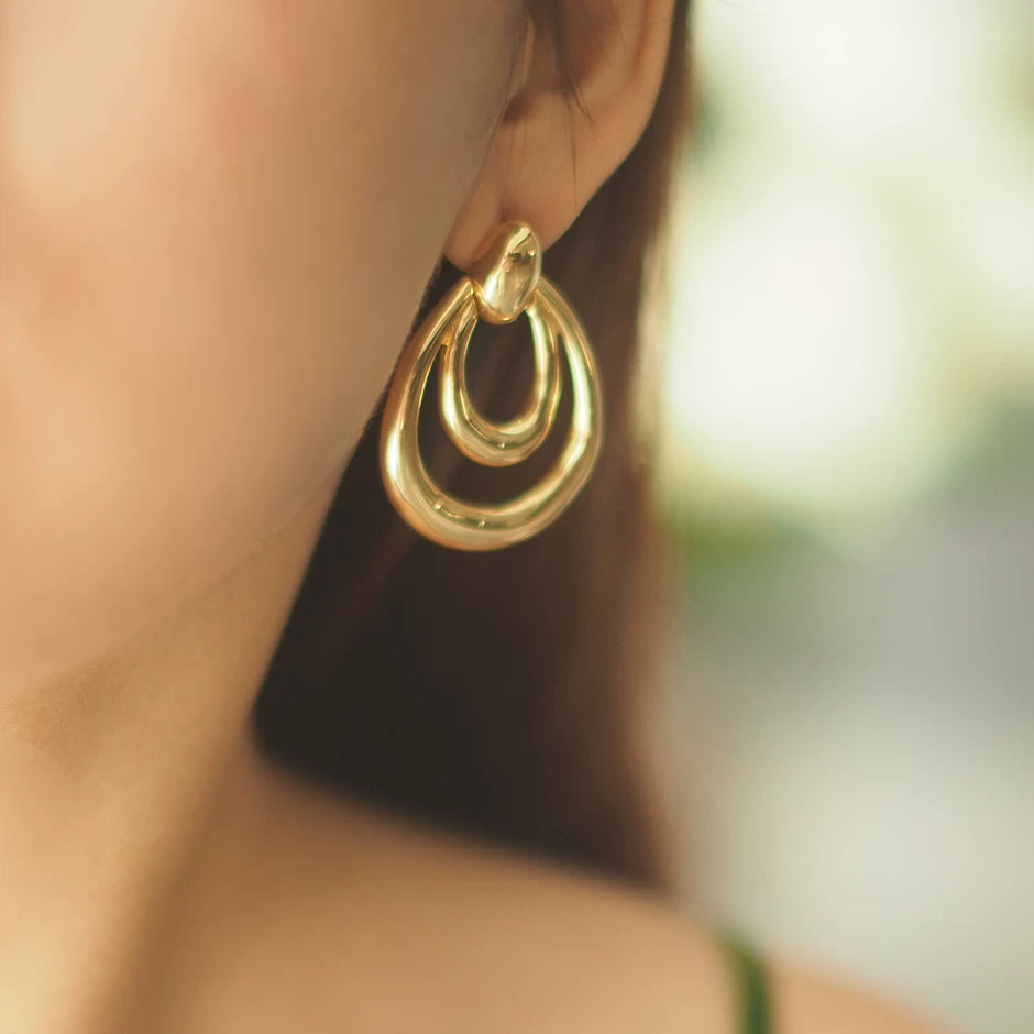 Hong Kong Style Medieval Vintage Ear Clip Earrings for Women – European & American Retro Metal Niche Design Non-Pierced Jewelry